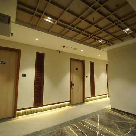 Hotel Laksh Rāipur Kültér fotó