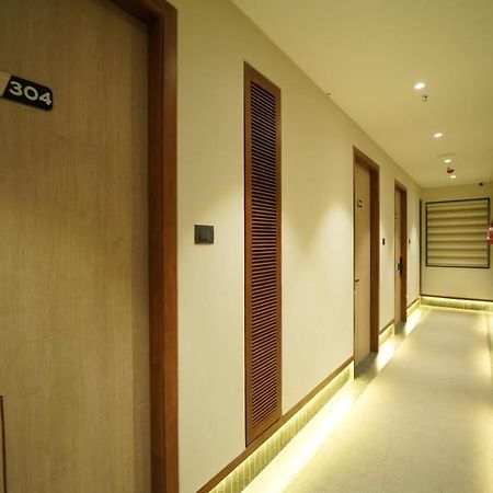 Hotel Laksh Rāipur Kültér fotó