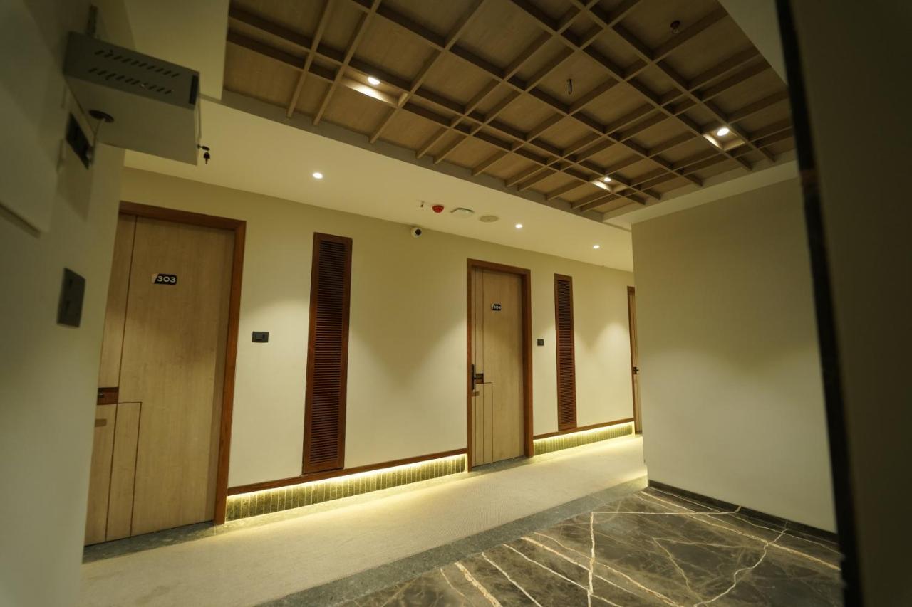 Hotel Laksh Rāipur Kültér fotó