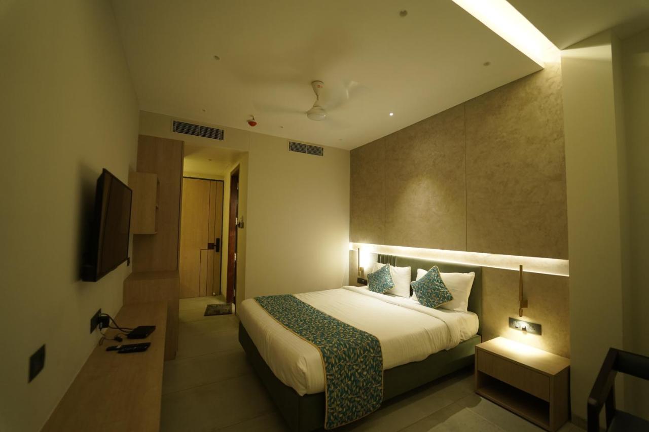 Hotel Laksh Rāipur Kültér fotó