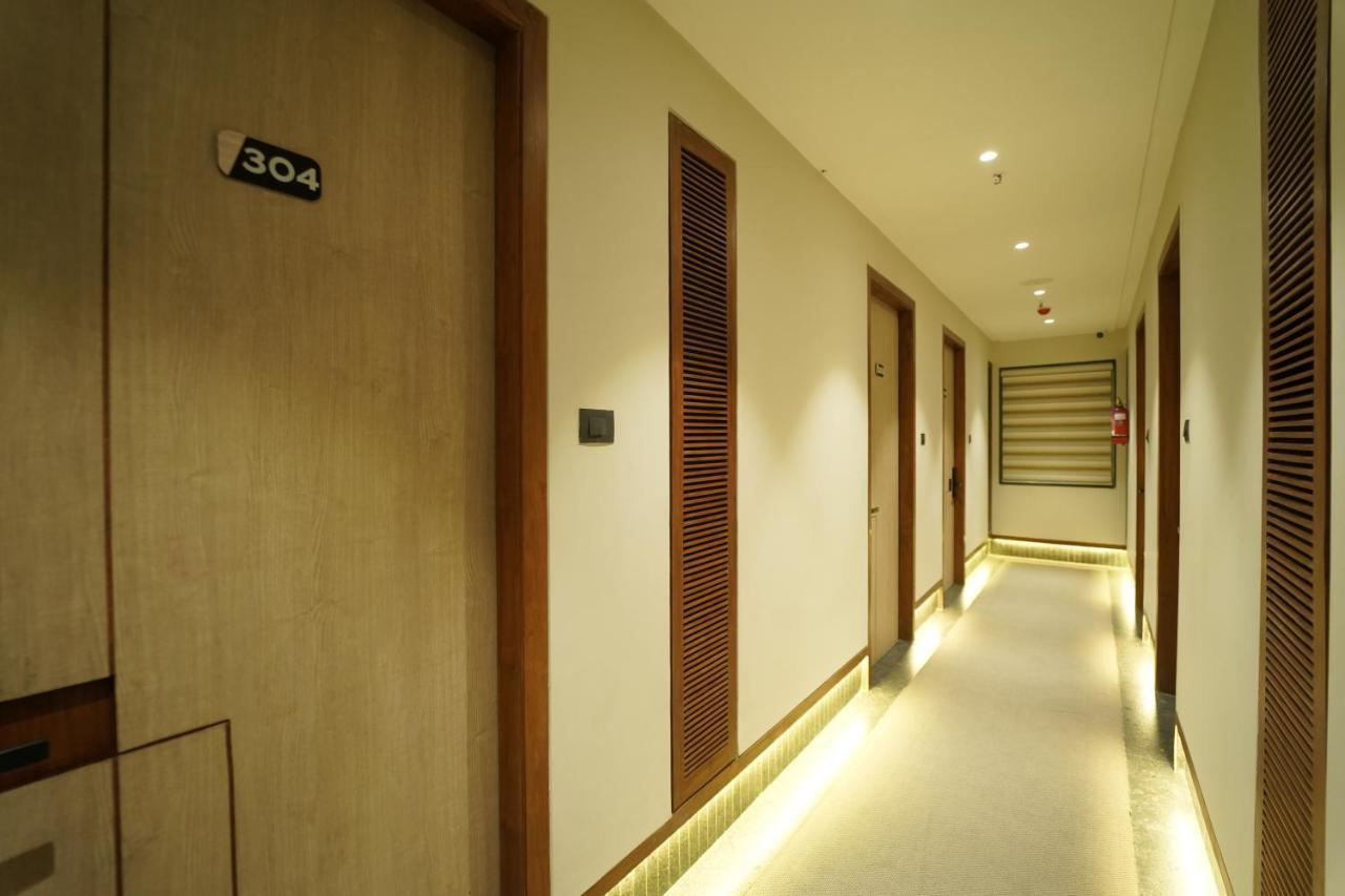 Hotel Laksh Rāipur Kültér fotó