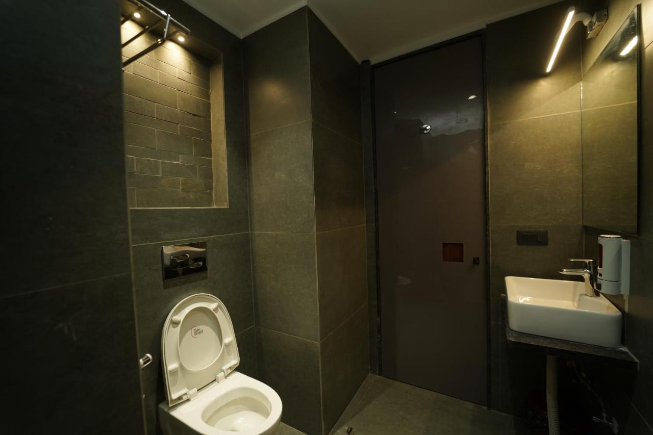Hotel Laksh Rāipur Kültér fotó